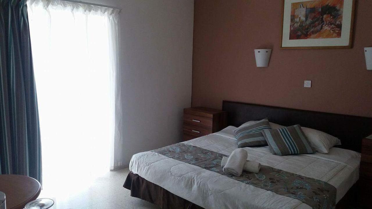 Sunstone Boutique Guest House Buġibba Cameră foto